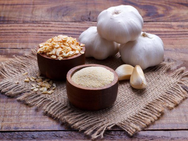 بررسی فواید و مضرات پودر سیر در بارداری
